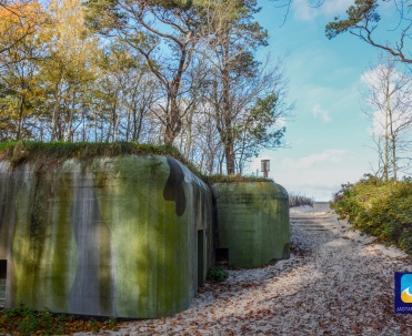 Bunkry na plaży pomiędzy Kuźnicą a Jastarnią - warto zobaczyć - od strony morza.